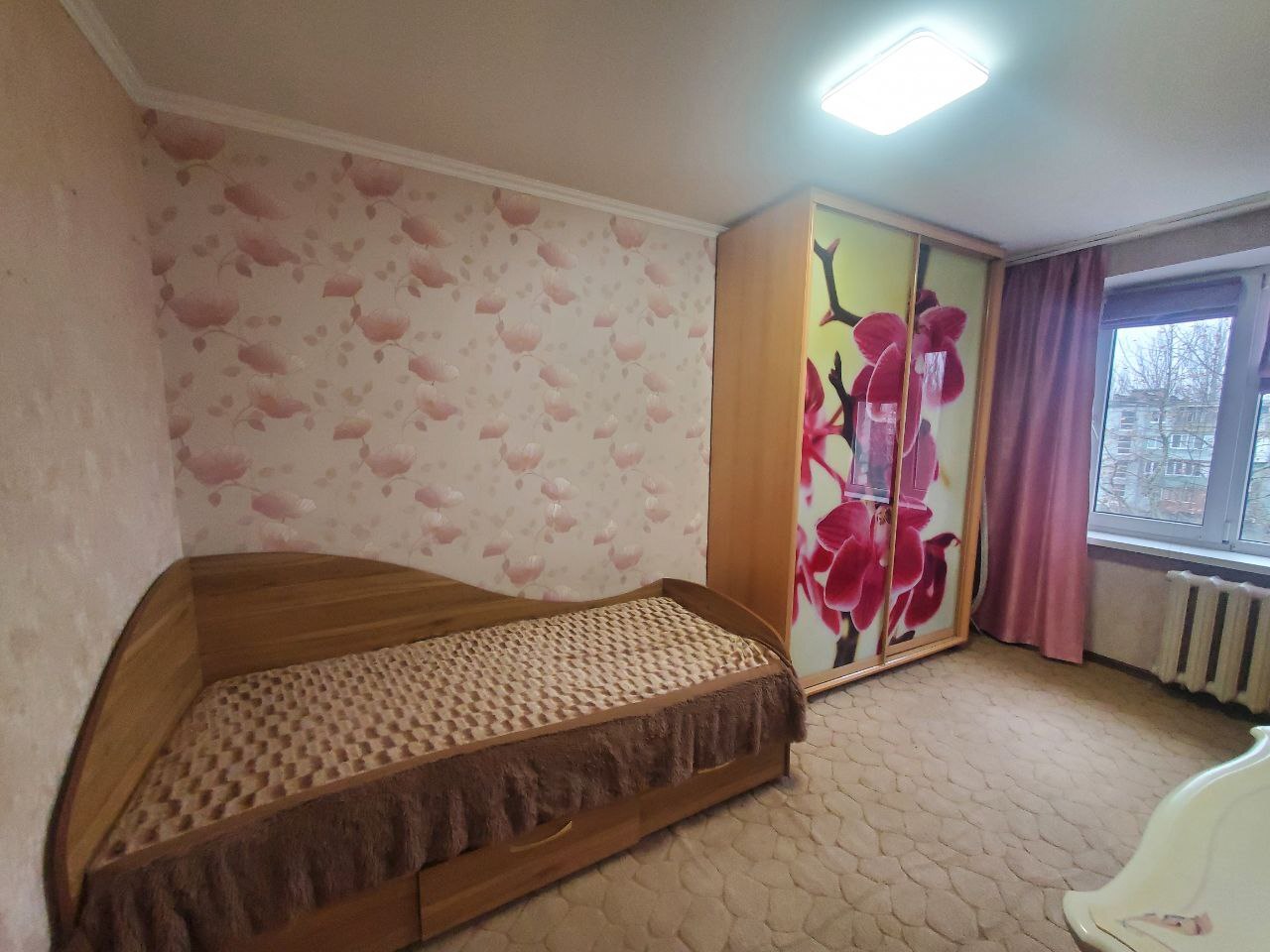 Продажа 3-комнатной квартиры 57 м², Рустави ул.