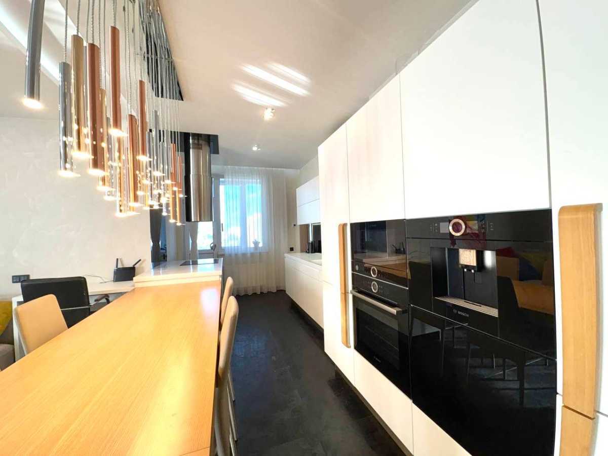 Аренда 3-комнатной квартиры 120 м², Василия Тютюнника ул., 37/1