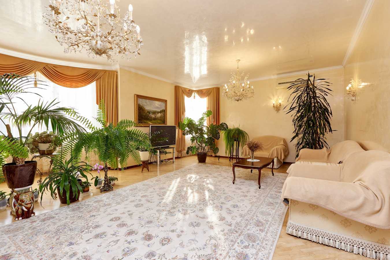 Аренда 4-комнатной квартиры 210 м², Старонаводницкая ул., 13