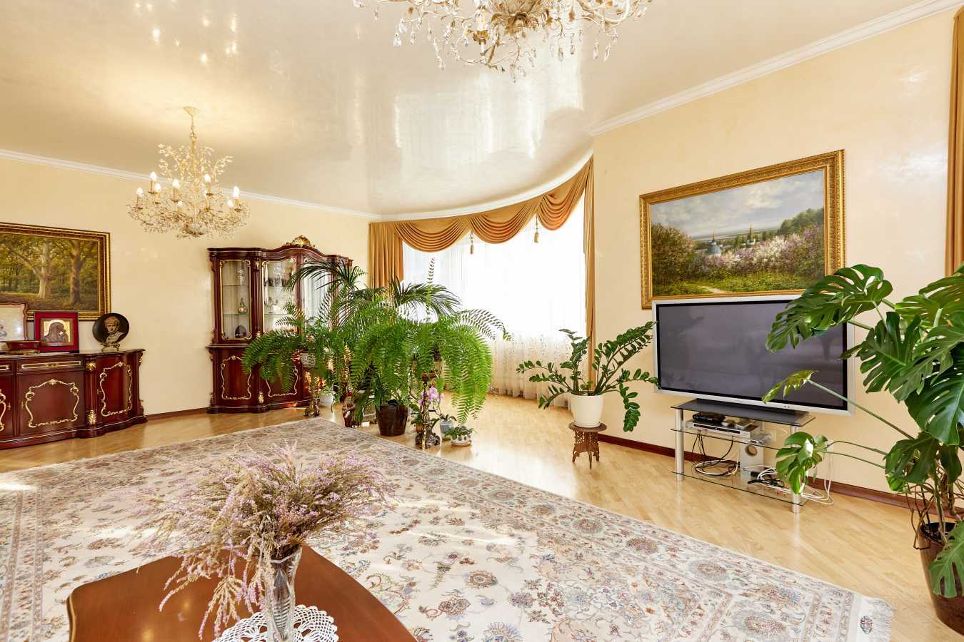 Аренда 4-комнатной квартиры 210 м², Старонаводницкая ул., 13