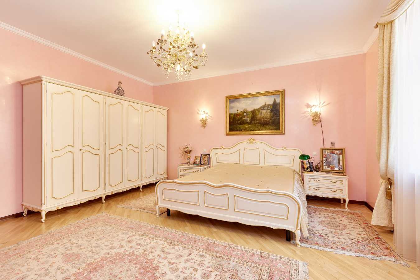 Аренда 4-комнатной квартиры 210 м², Старонаводницкая ул., 13