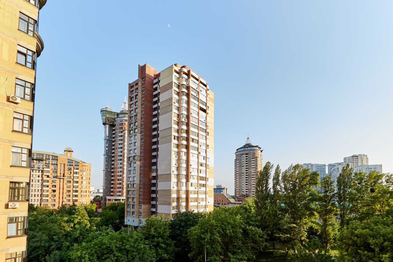Аренда 4-комнатной квартиры 210 м², Старонаводницкая ул., 13