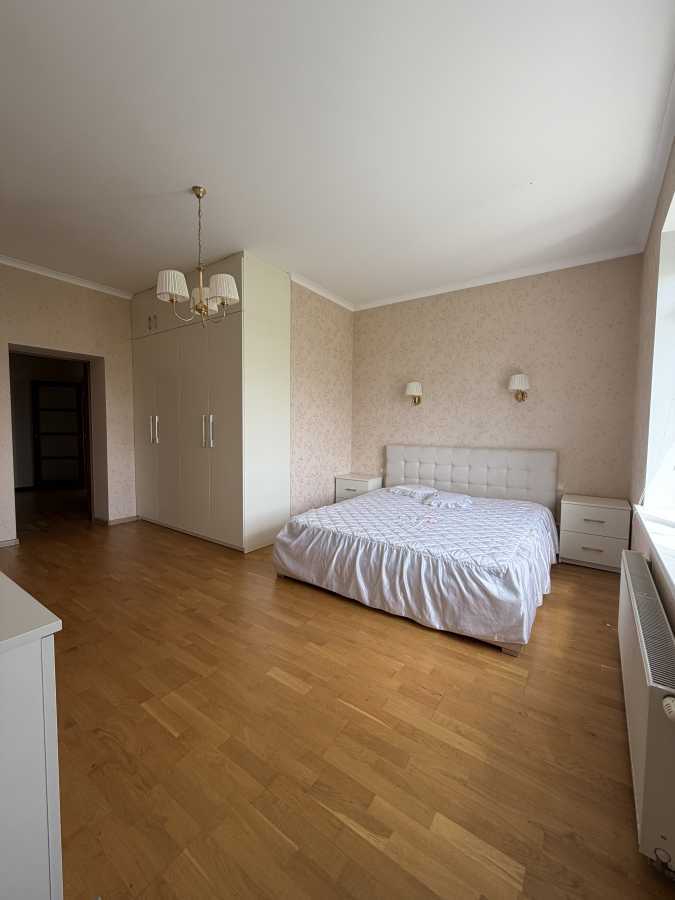 Продажа дома 427 м², Центральна