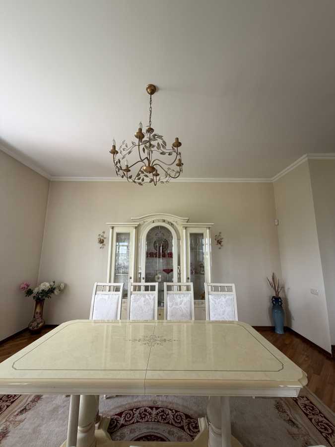 Продажа дома 427 м², Центральна