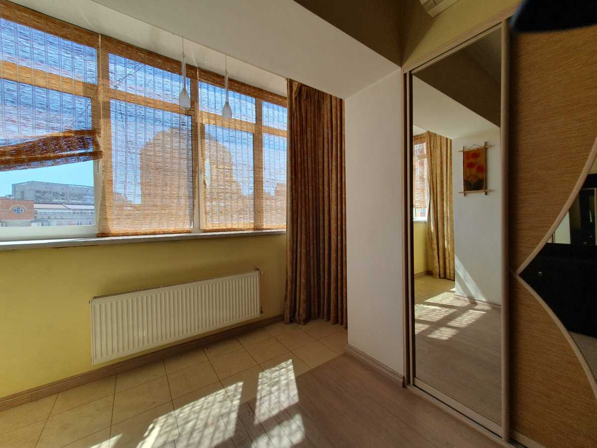 Аренда 3-комнатной квартиры 120 м², Вячеслава Черновола ул., 25