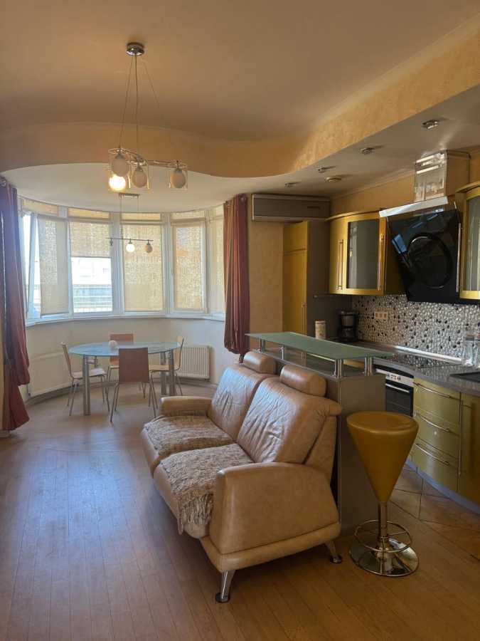 Аренда 3-комнатной квартиры 120 м², Вячеслава Черновола ул., 25