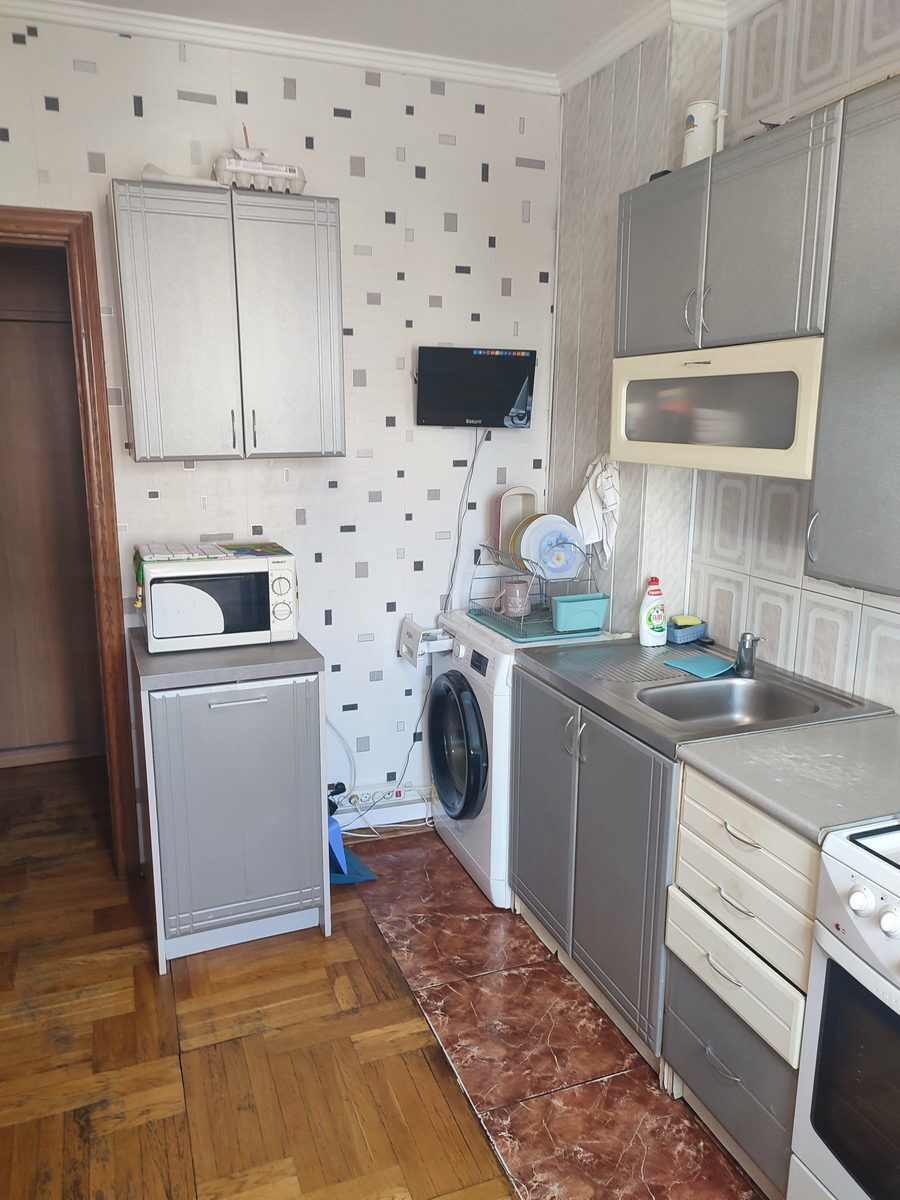 Аренда 3-комнатной квартиры 70 м², Драгоманова ул., 9