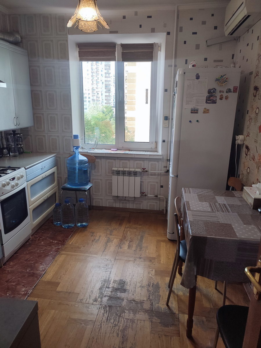 Аренда 3-комнатной квартиры 70 м², Драгоманова ул., 9