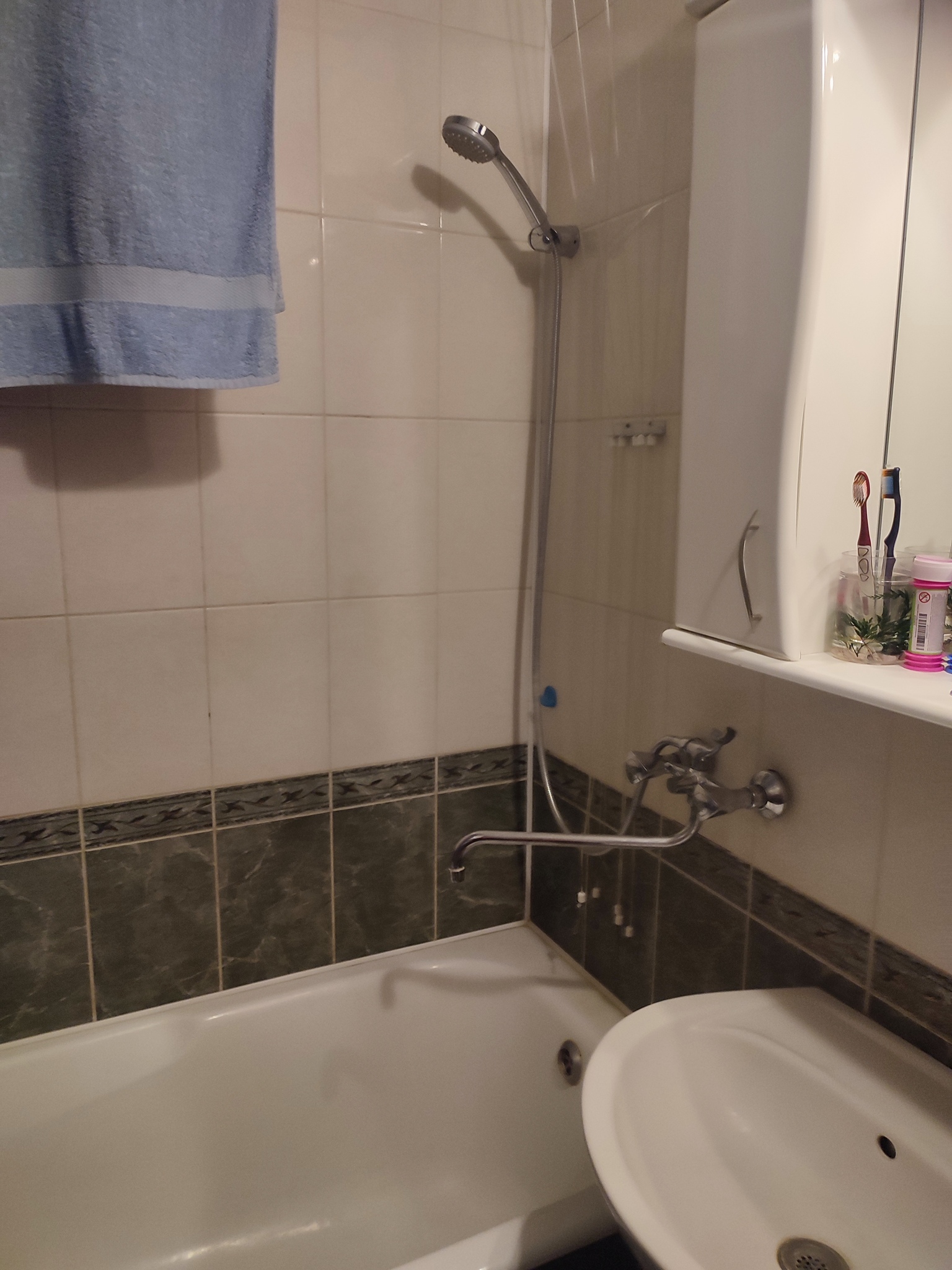 Аренда 3-комнатной квартиры 70 м², Драгоманова ул., 9