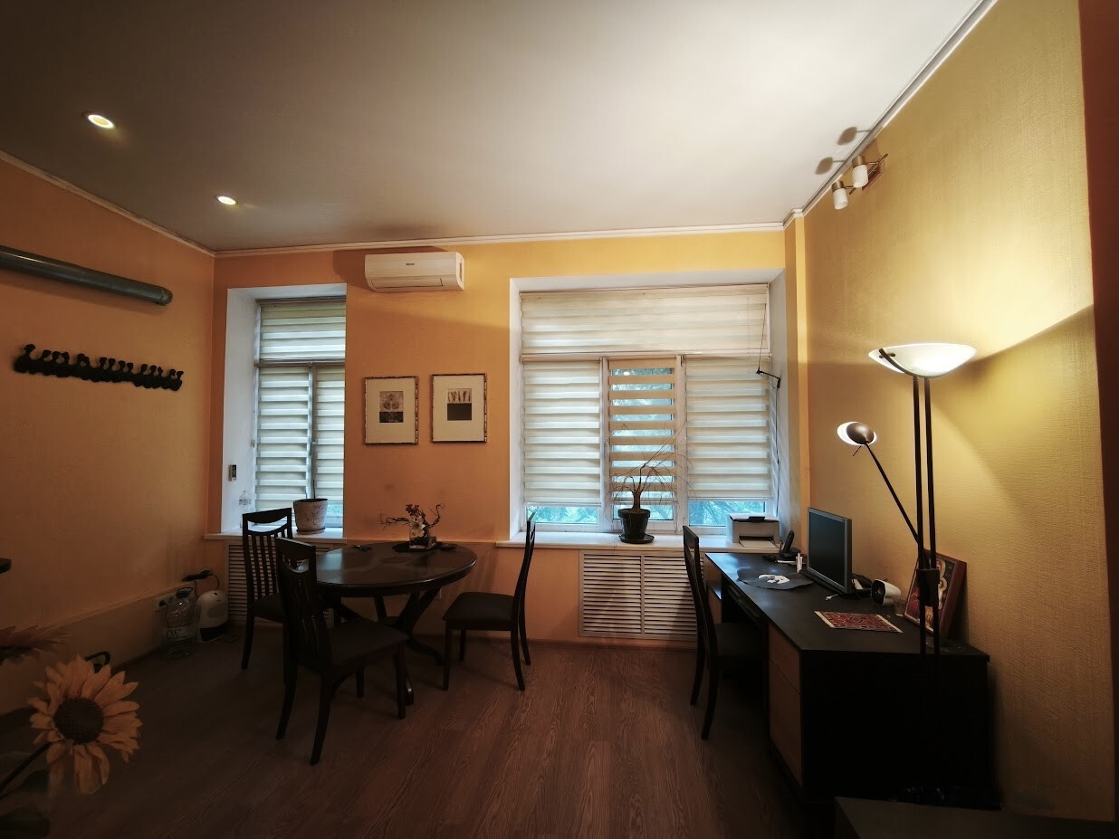 Продажа 2-комнатной квартиры 56 м², Кирилловская ул.