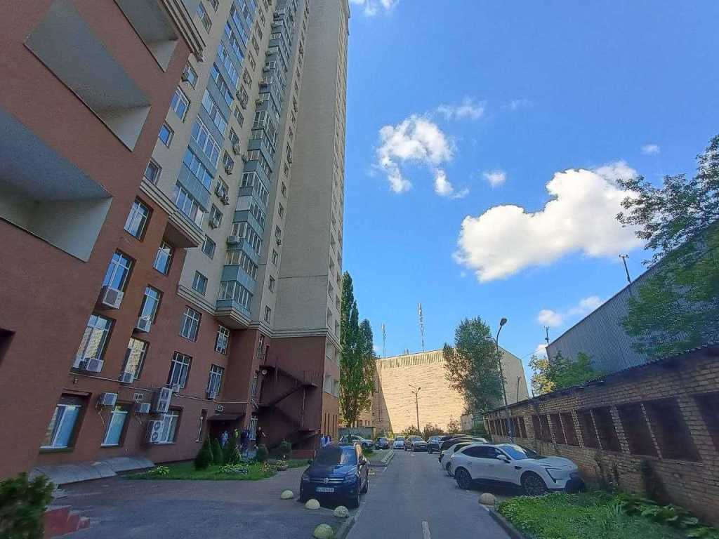 Продаж 4-кімнатної квартири 142 м², Ованеса Туманяна вул., 15А