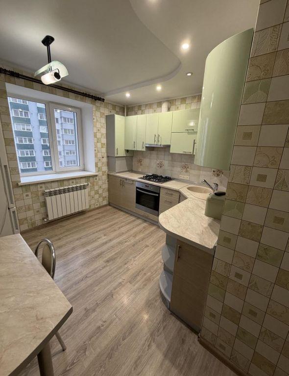 Продажа 2-комнатной квартиры 67 м², Боровиковского бул.