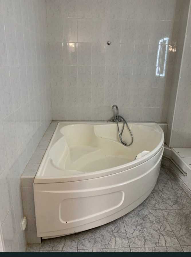 Оренда 2-кімнатної квартири 120 м², Костянтинівська вул., 34
