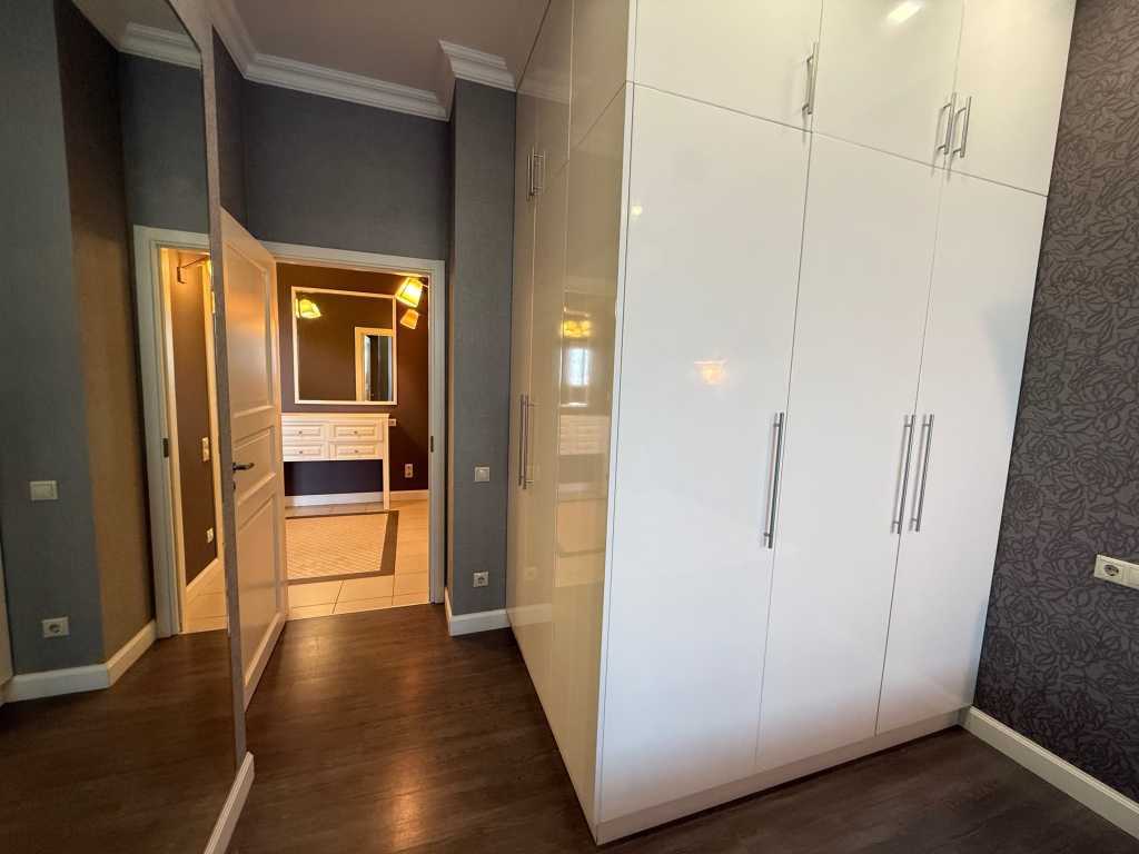 Оренда 1-кімнатної квартири 67 м², Євгена Коновальця вул., 44А