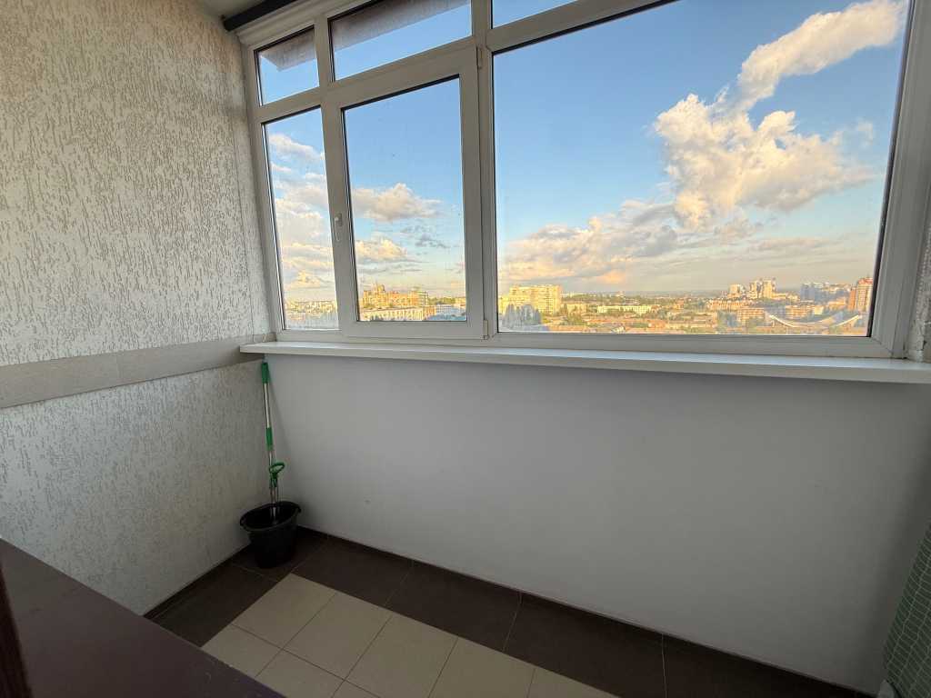Оренда 1-кімнатної квартири 67 м², Євгена Коновальця вул., 44А