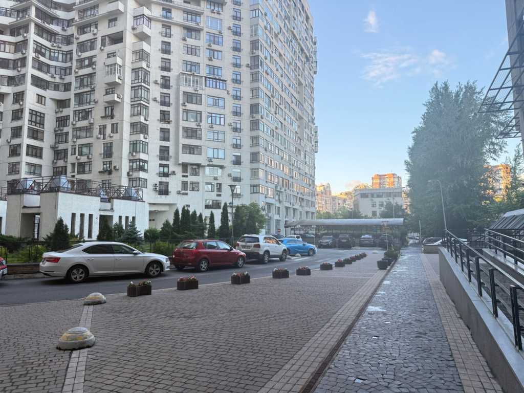 Оренда 1-кімнатної квартири 67 м², Євгена Коновальця вул., 44А