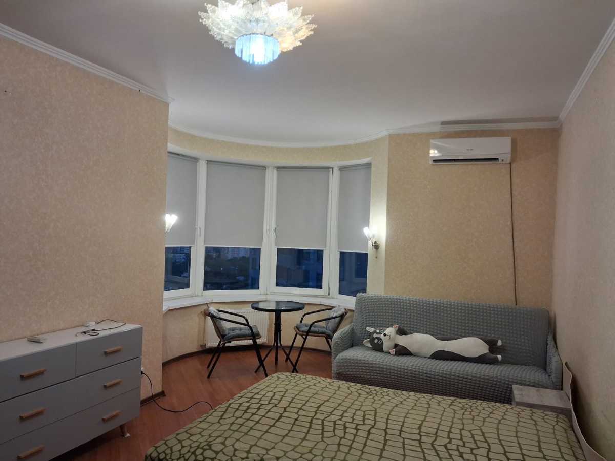 Аренда 1-комнатной квартиры 55 м², Днепровская наб., 26