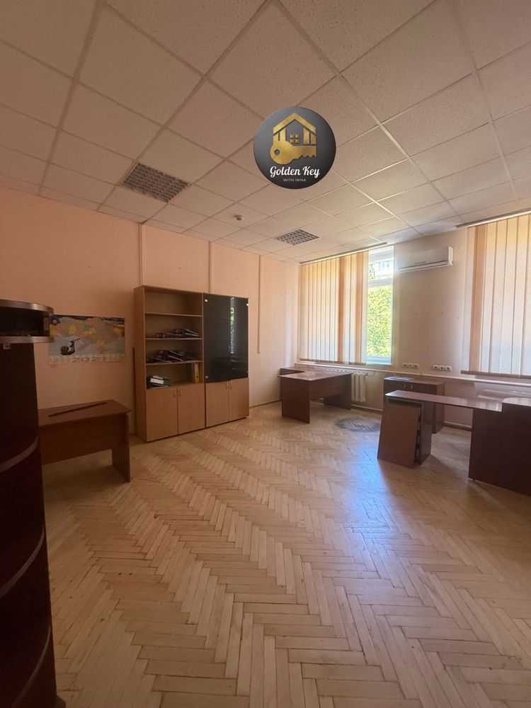 Аренда офиса 33.6 м², Евгения Коновальца ул., 31