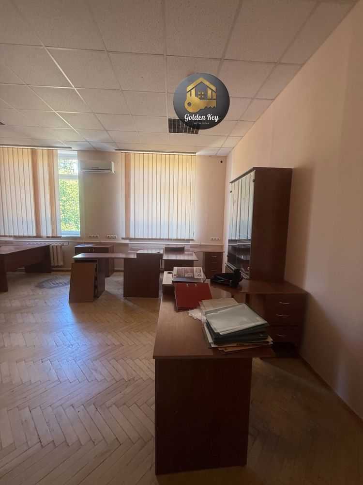 Аренда офиса 33.6 м², Евгения Коновальца ул., 31