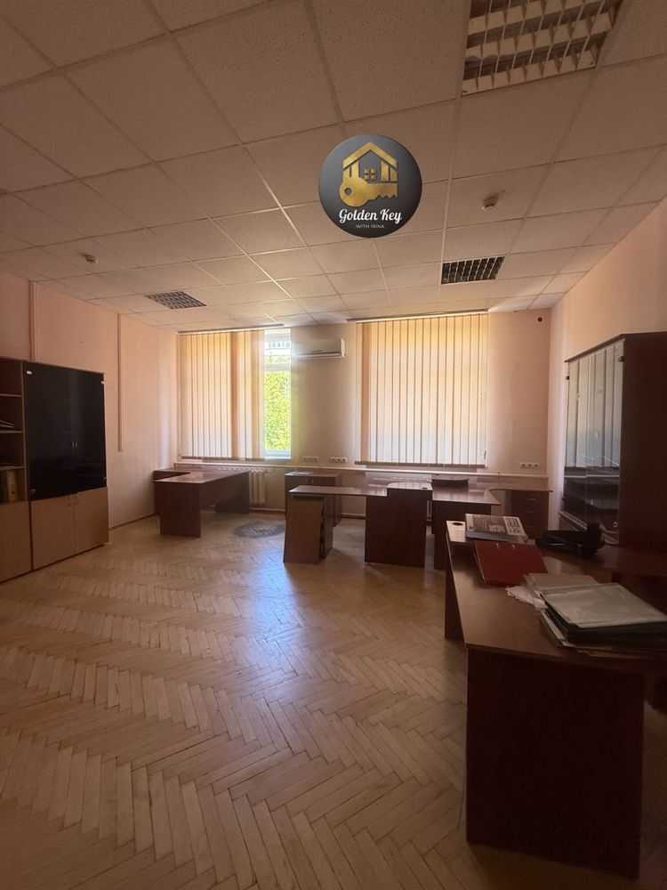 Аренда офиса 33.6 м², Евгения Коновальца ул., 31