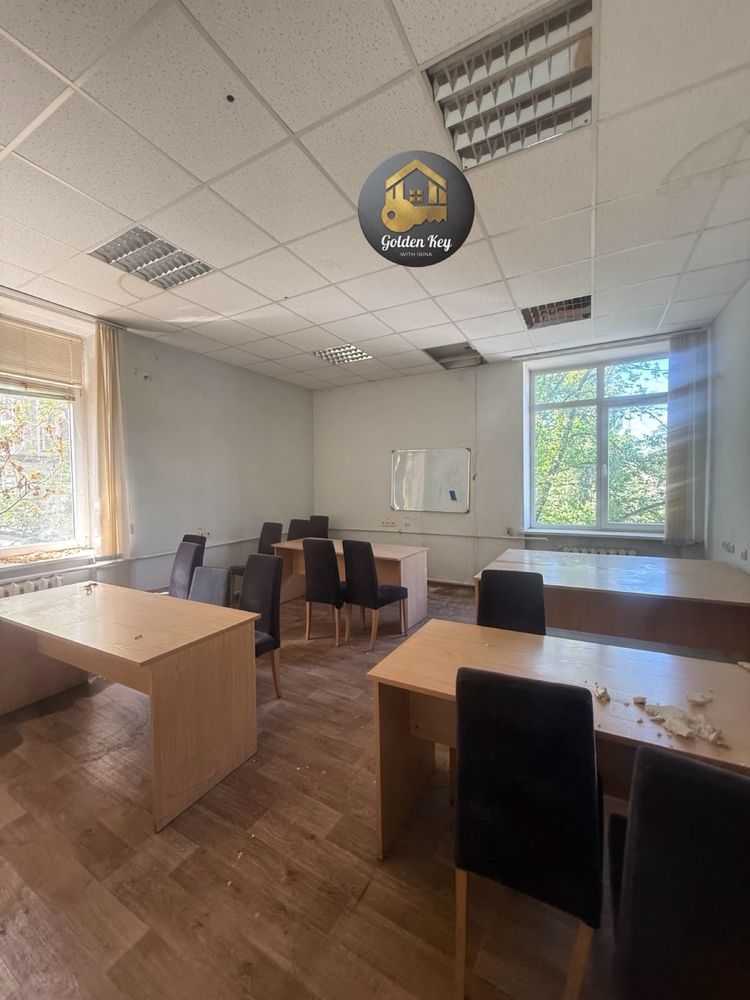 Аренда офиса 51.9 м², Евгения Коновальца ул., 31