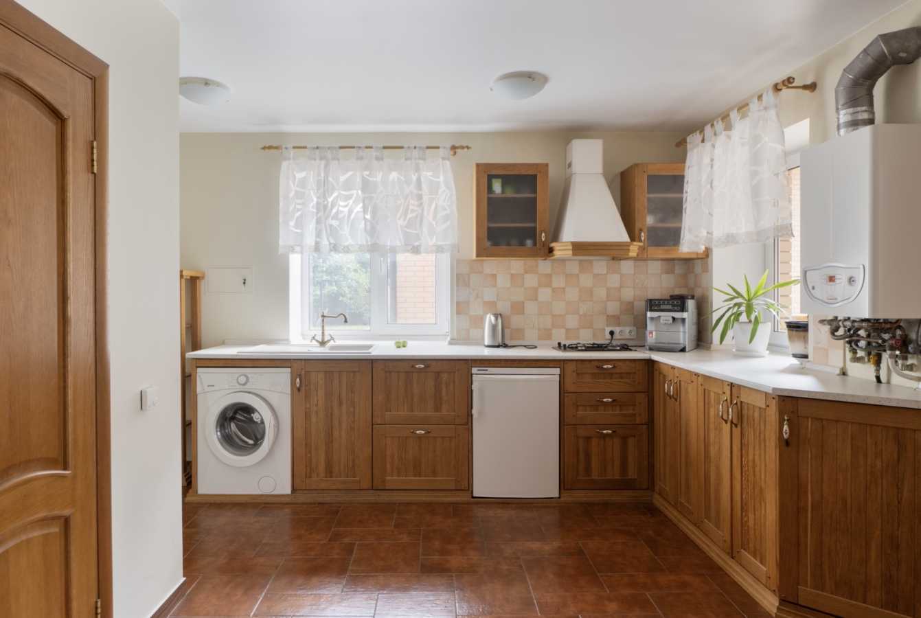 Продаж будинку 300 м², Києво-Мироцька вул., 34а
