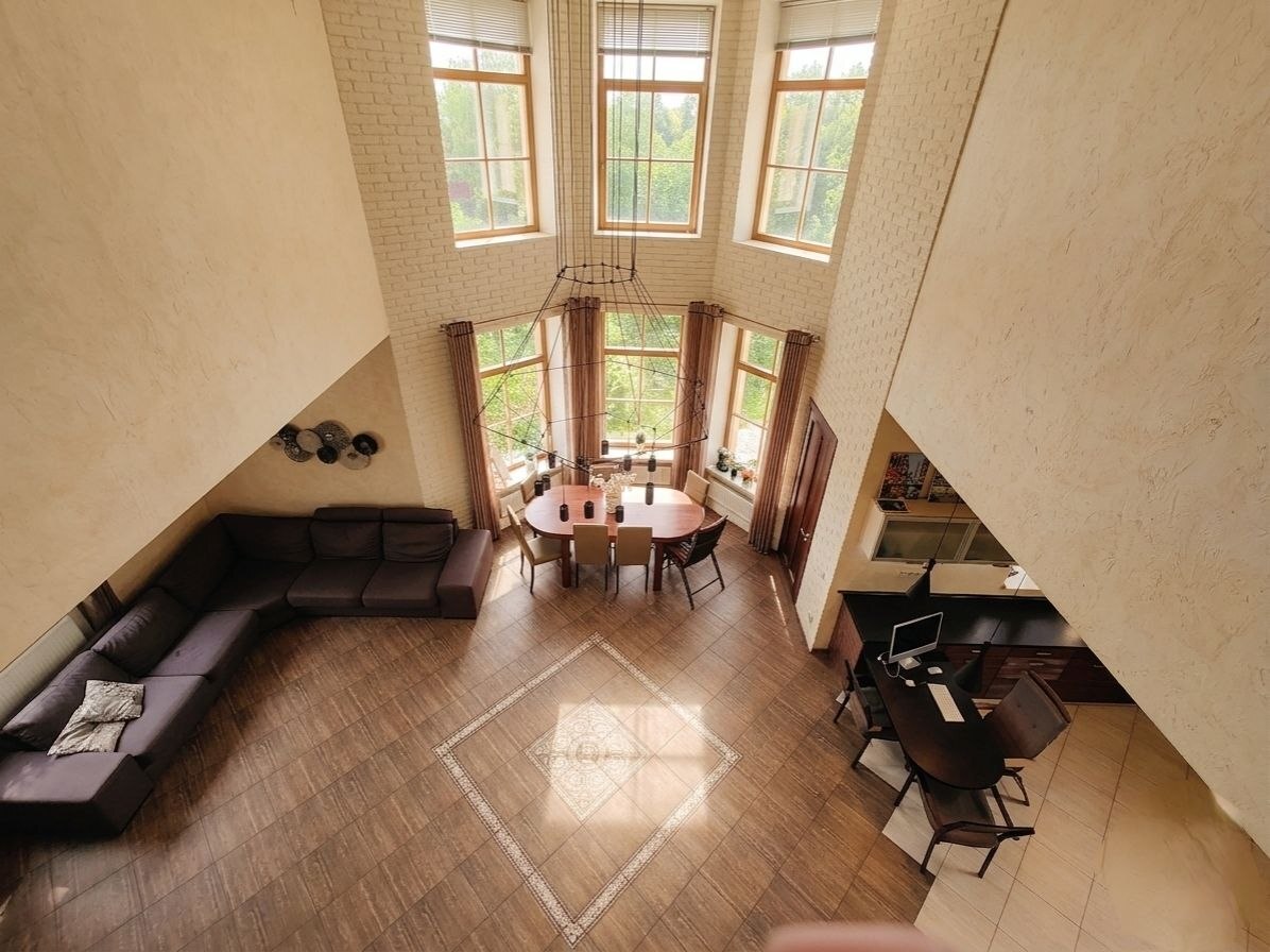 Продаж будинку 340 м²