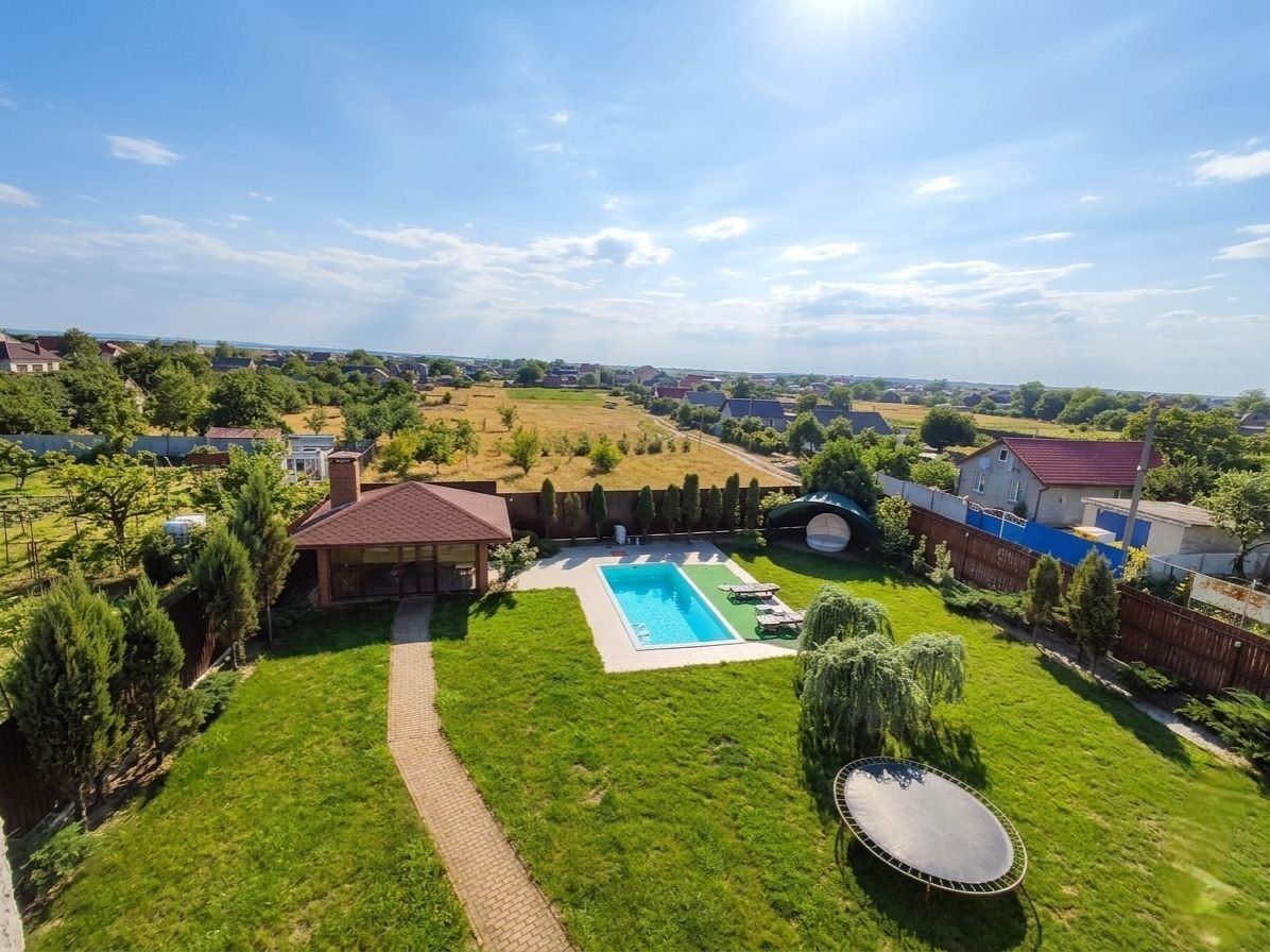 Продаж будинку 340 м²