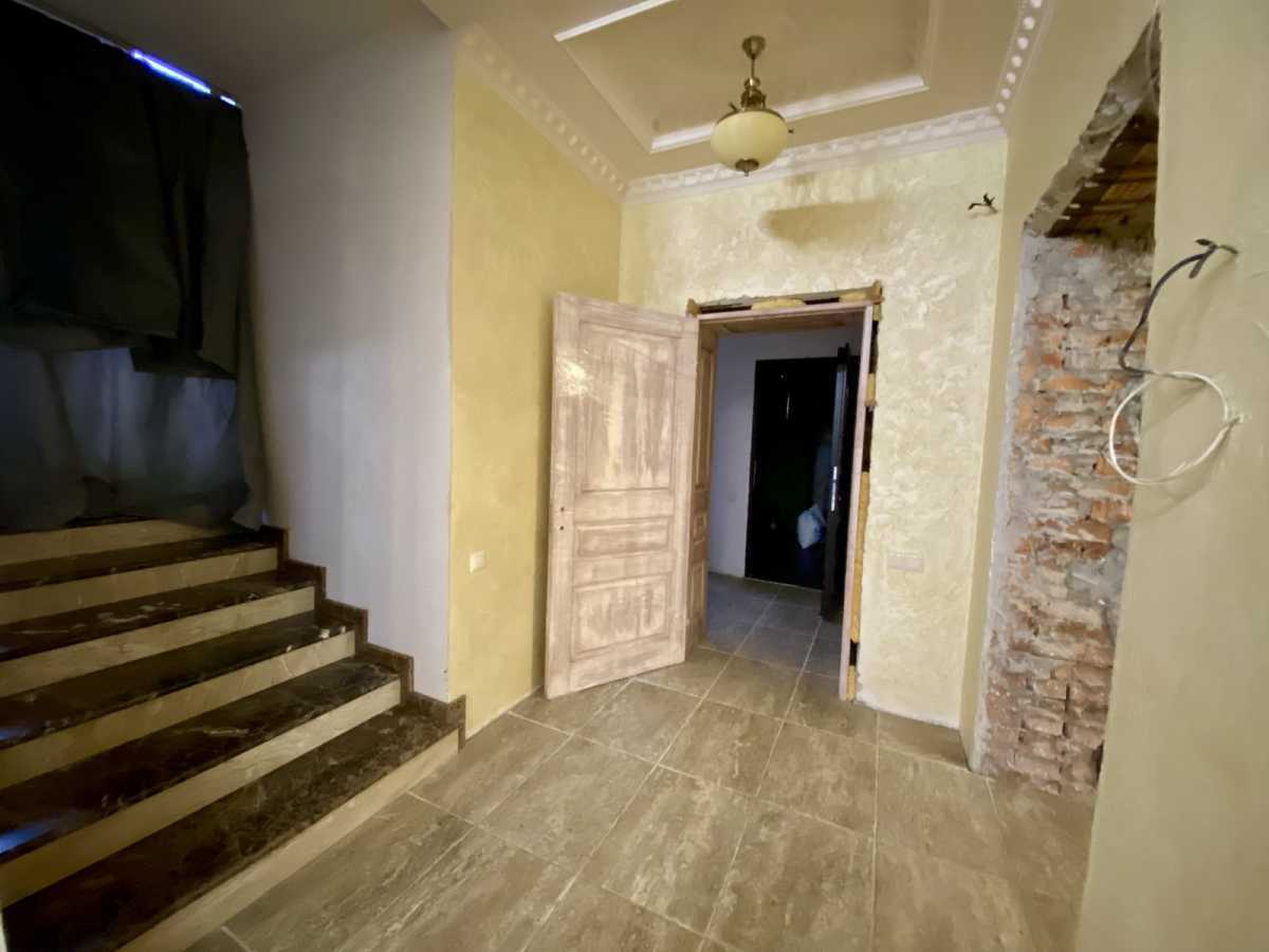 Продаж будинку 422.5 м², Зарічна вул.