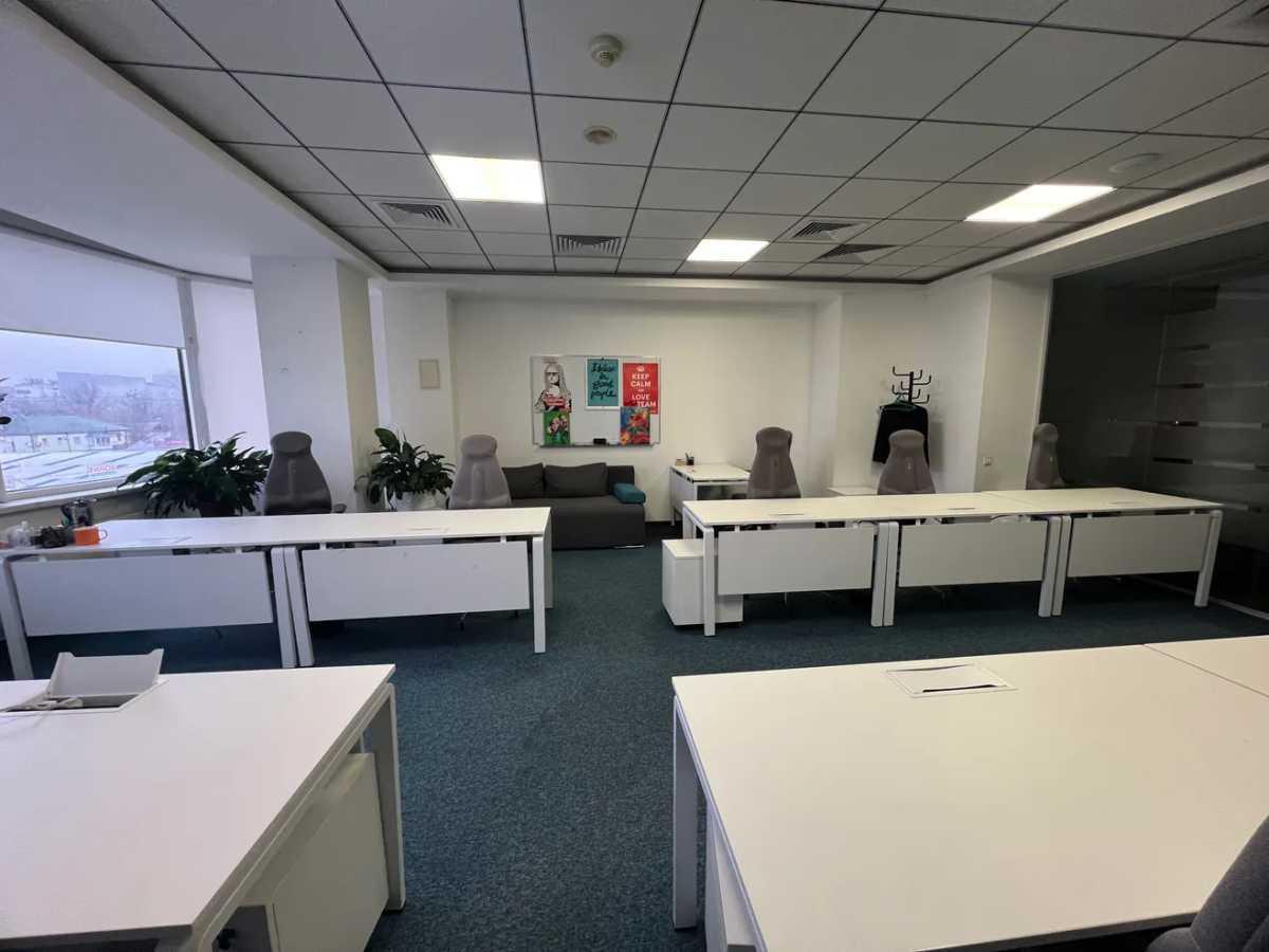 Аренда офиса 986.1 м², Евгения Сверстюка ул., 2А