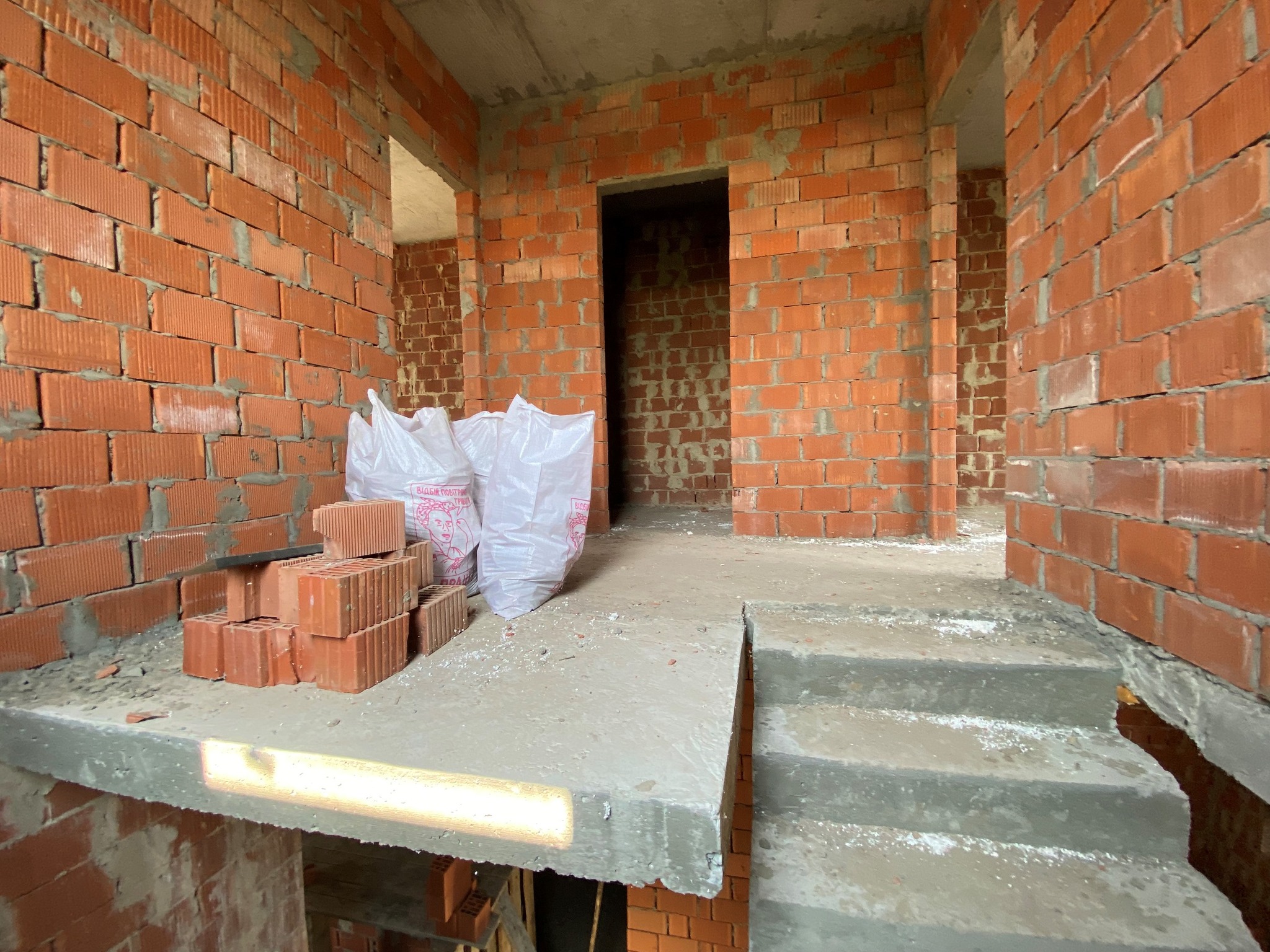 Продаж 2-кімнатної квартири 77 м², Миру вул.