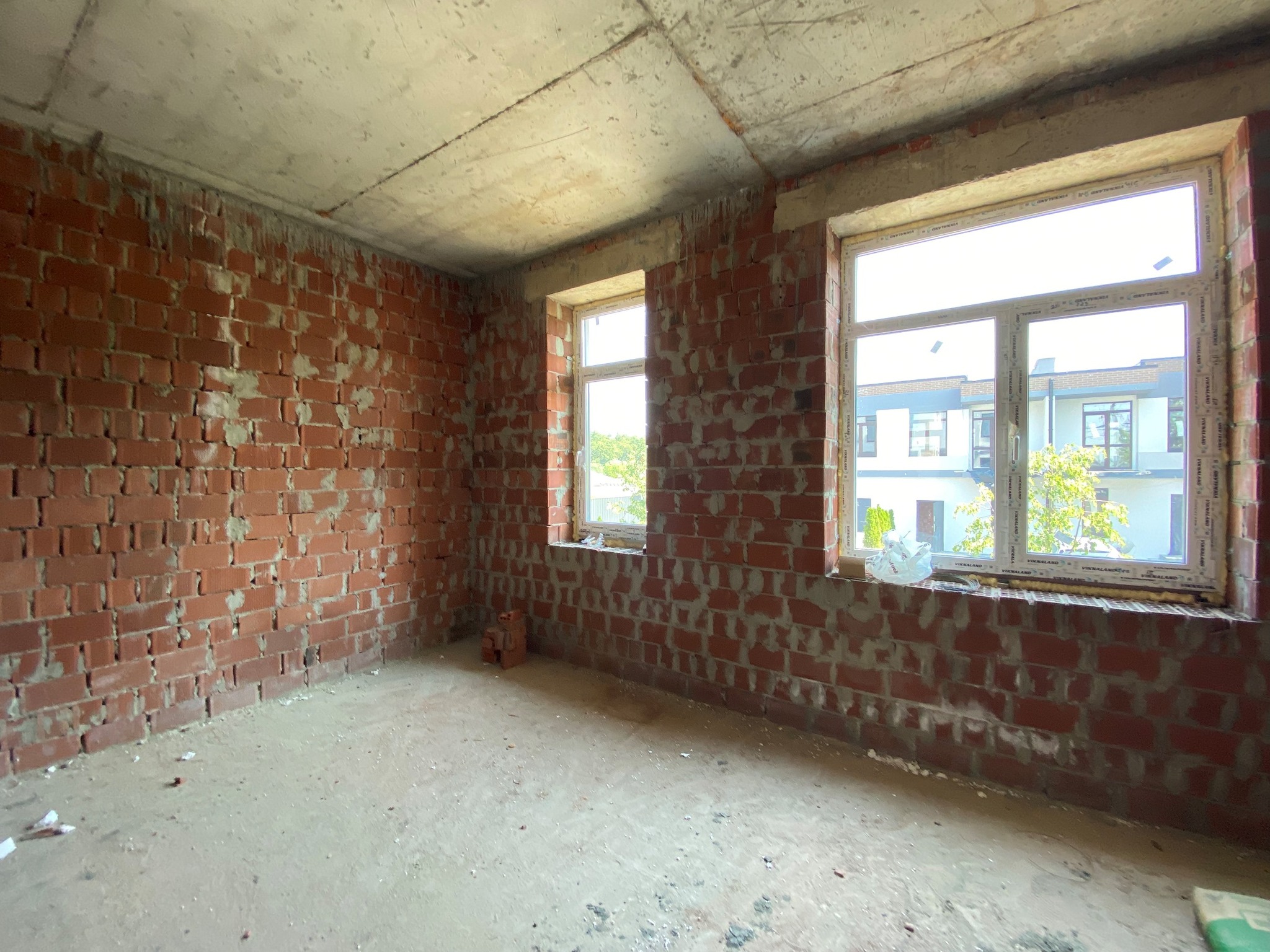 Продаж 2-кімнатної квартири 77 м², Миру вул.
