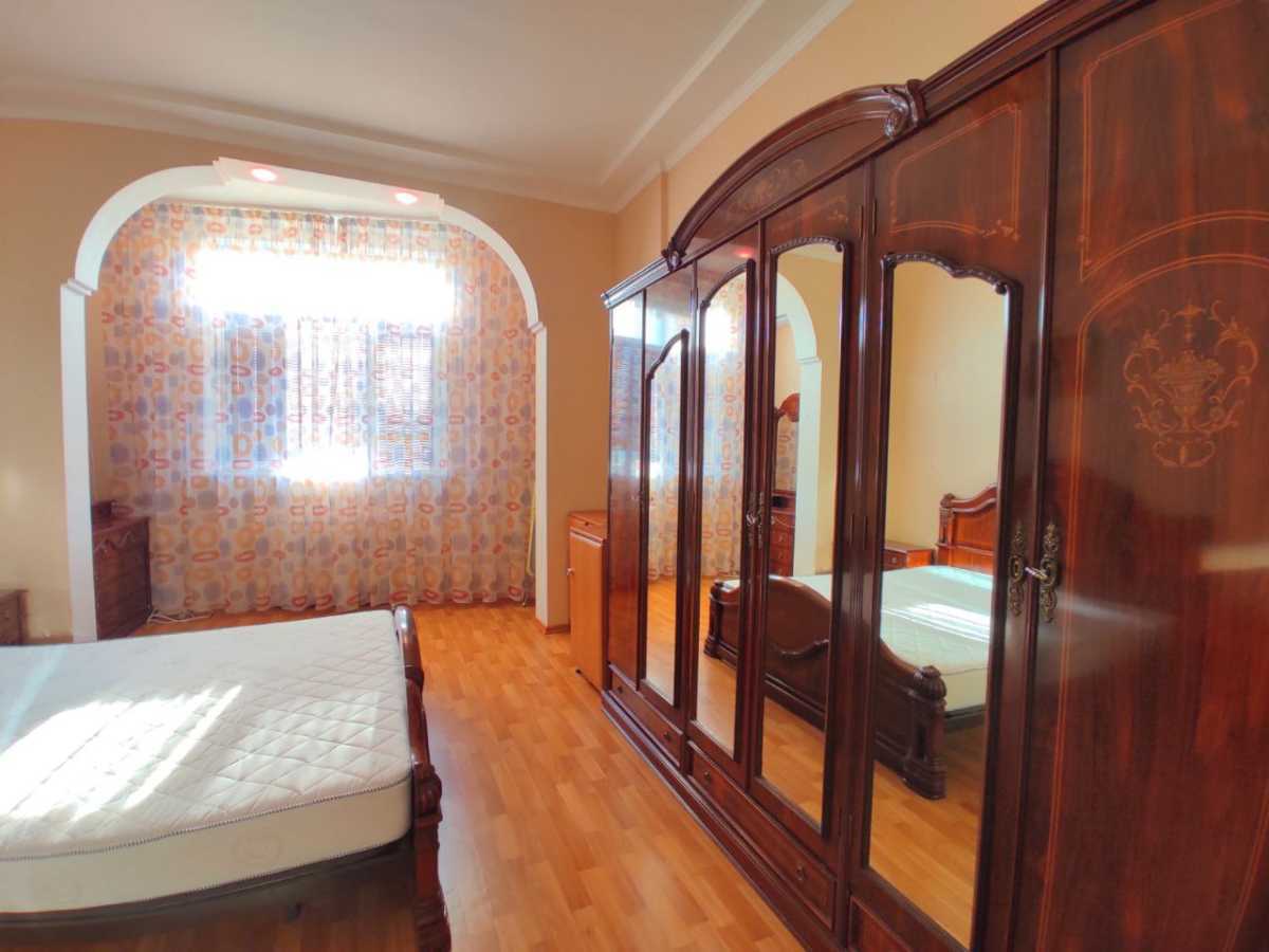 Продаж 1-кімнатної квартири 52 м², Йорданська вул., 9К