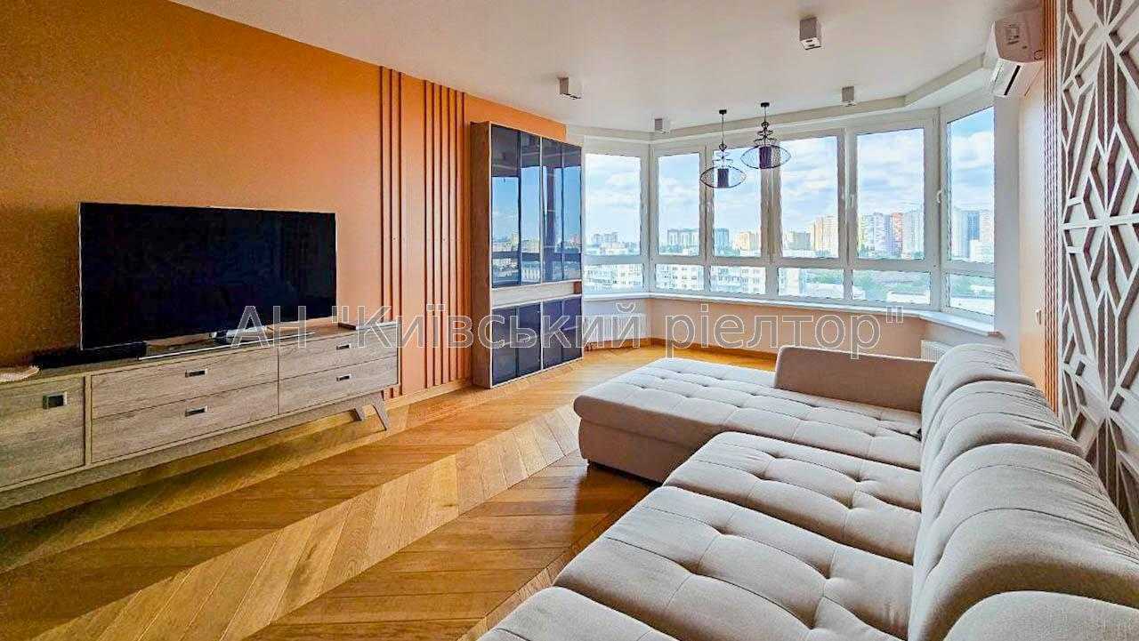 Продажа 3-комнатной квартиры 106.9 м², Голосеевский просп., 95А