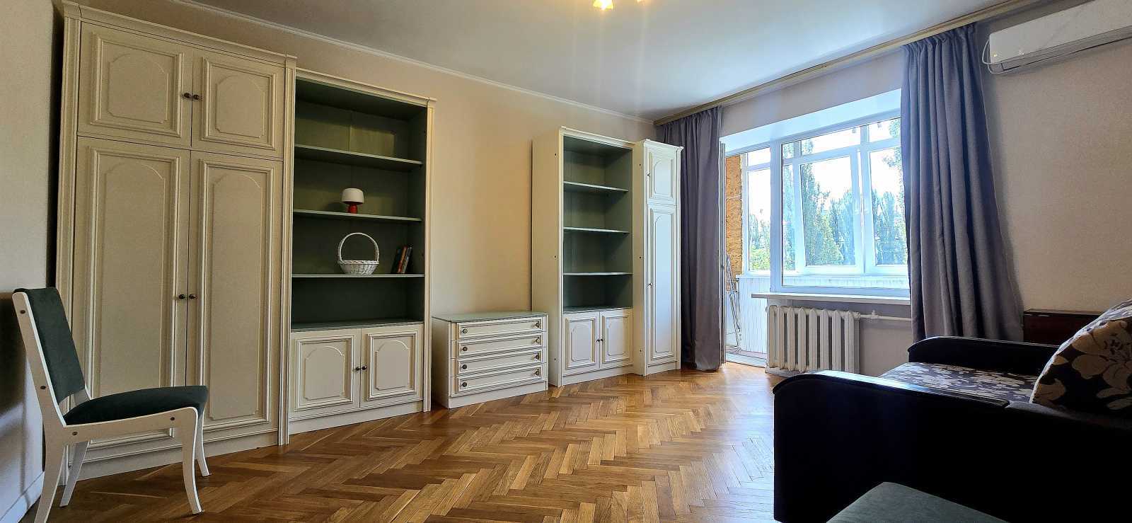 Оренда 3-кімнатної квартири 59 м², Лесі Українки бул., 24