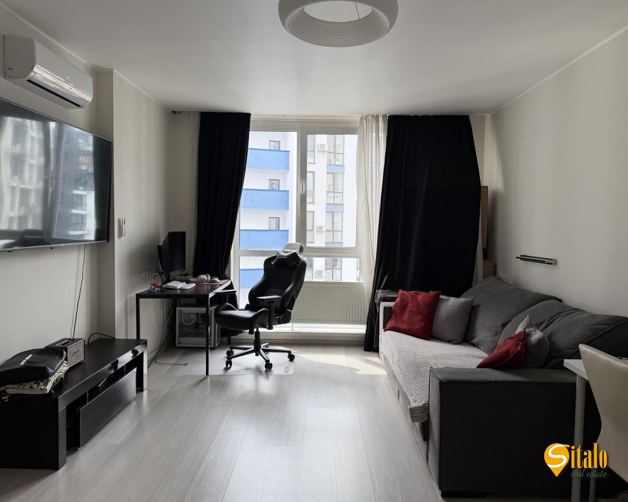 Продаж 1-кімнатної квартири 51 м², Центральна вул., 21А