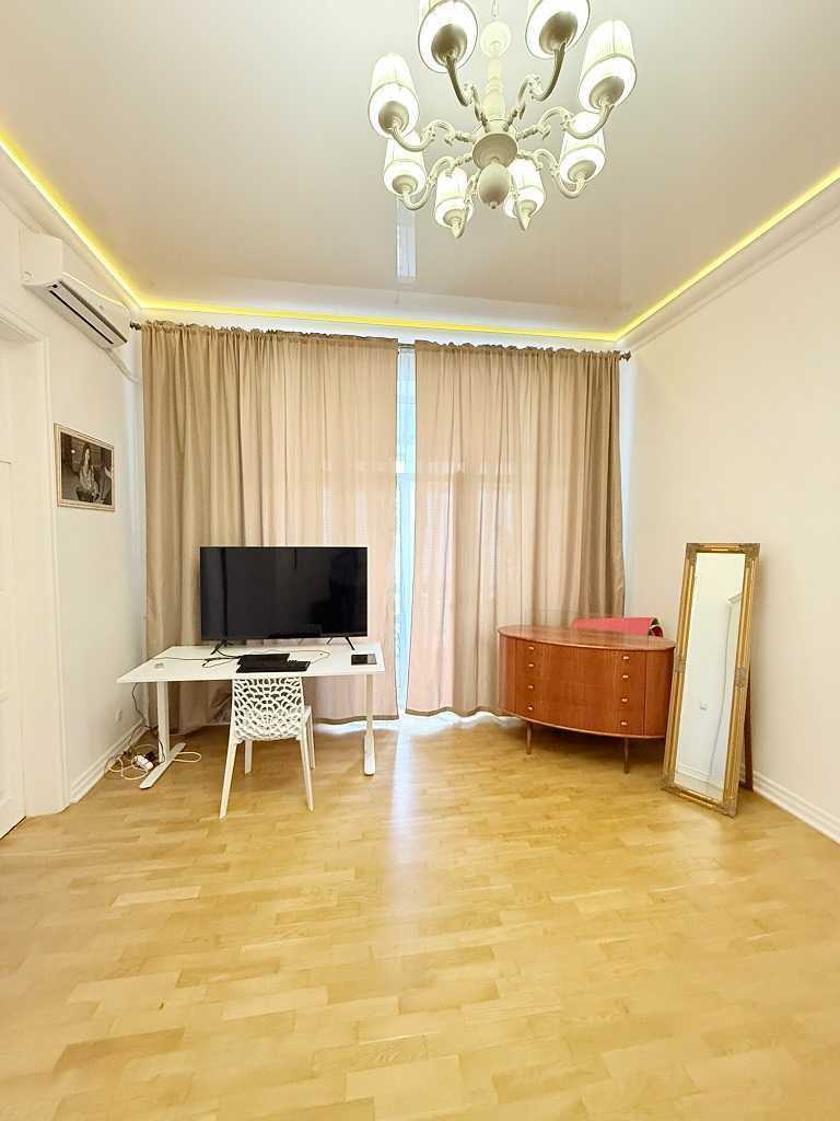 Оренда 4-кімнатної квартири 142 м², Шота Руставелі вул., 12