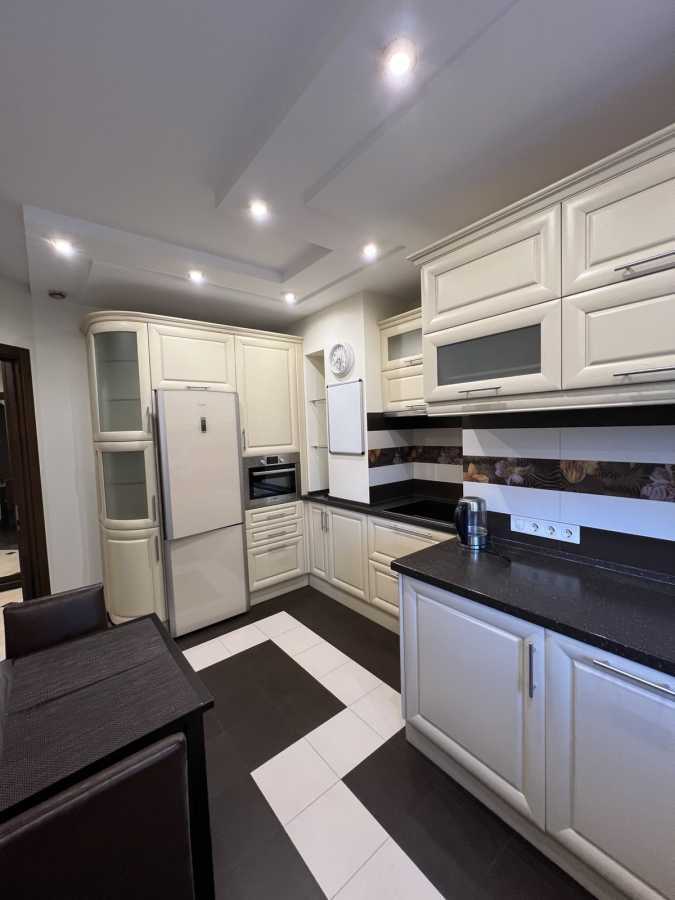 Оренда 3-кімнатної квартири 90 м², Генерала Генадія Воробйова вул., 13е