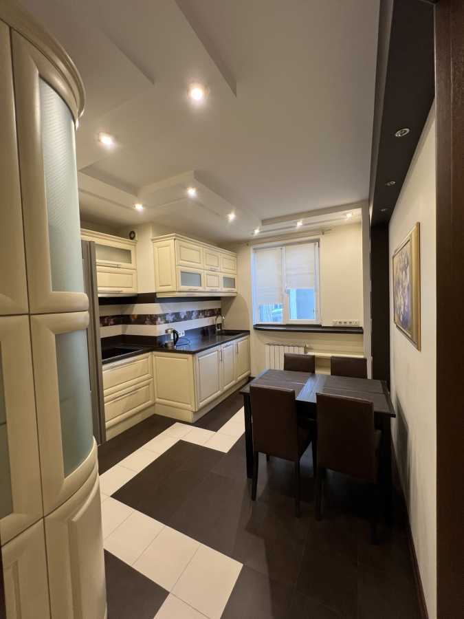 Оренда 3-кімнатної квартири 90 м², Генерала Генадія Воробйова вул., 13е