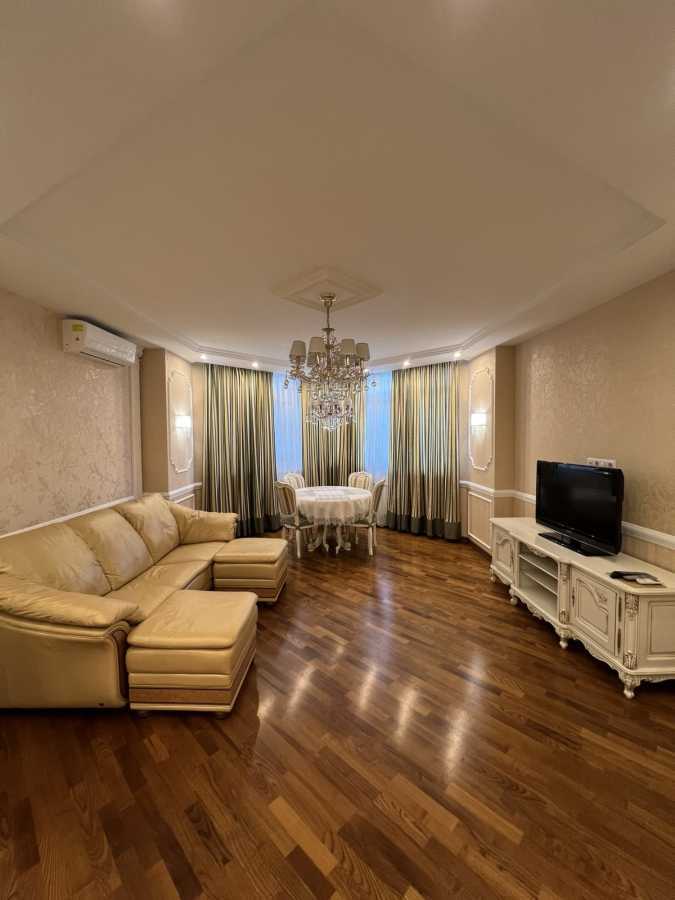 Оренда 3-кімнатної квартири 90 м², Генерала Генадія Воробйова вул., 13е