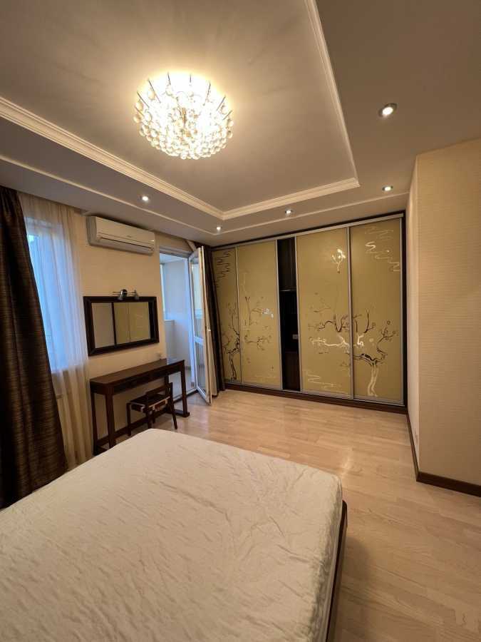 Оренда 3-кімнатної квартири 90 м², Генерала Генадія Воробйова вул., 13е