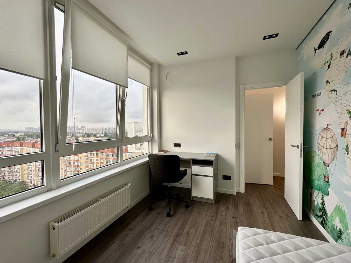 Оренда 3-кімнатної квартири 78 м², Салютна вул., 2