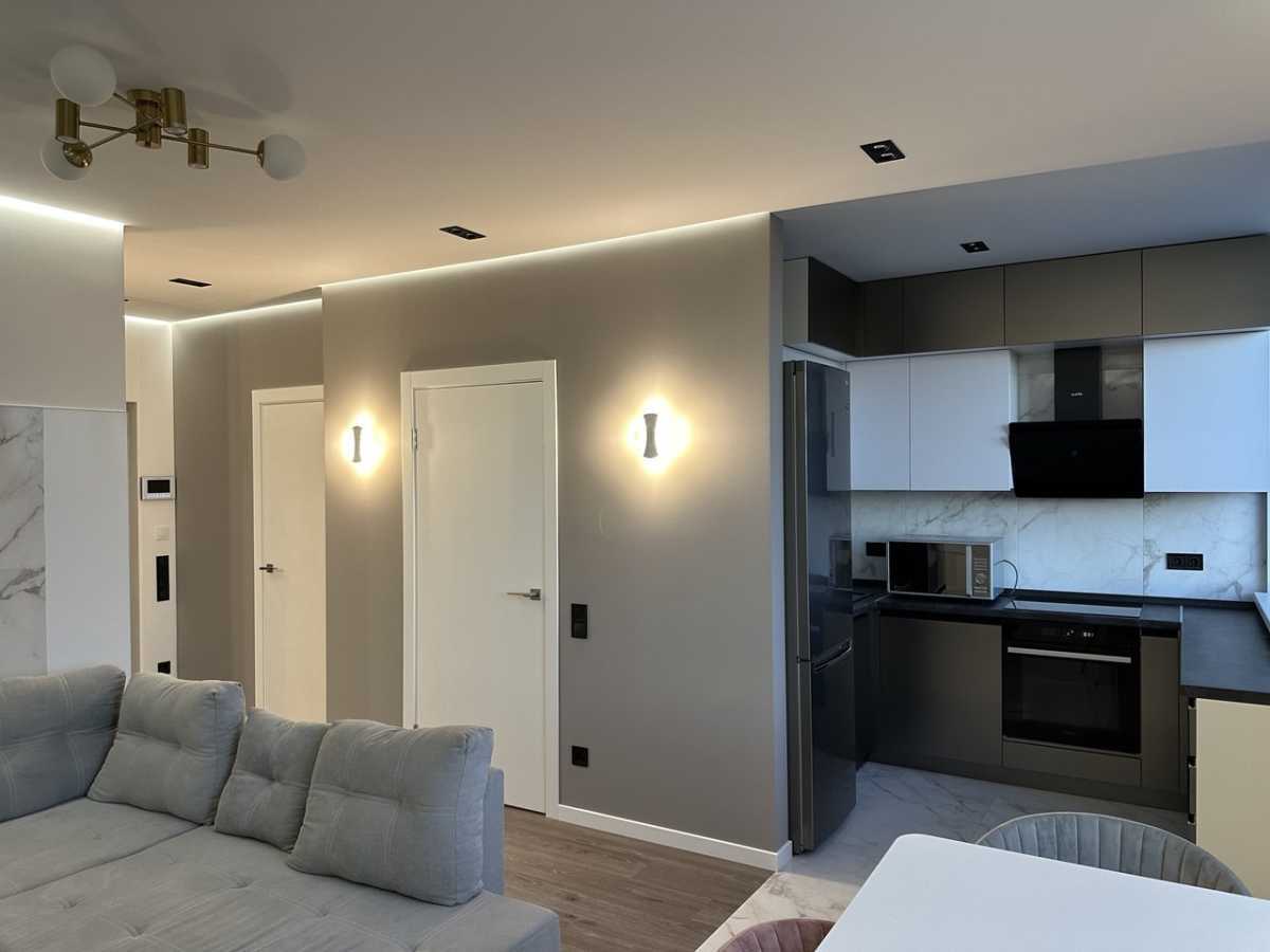Оренда 3-кімнатної квартири 78 м², Салютна вул., 2
