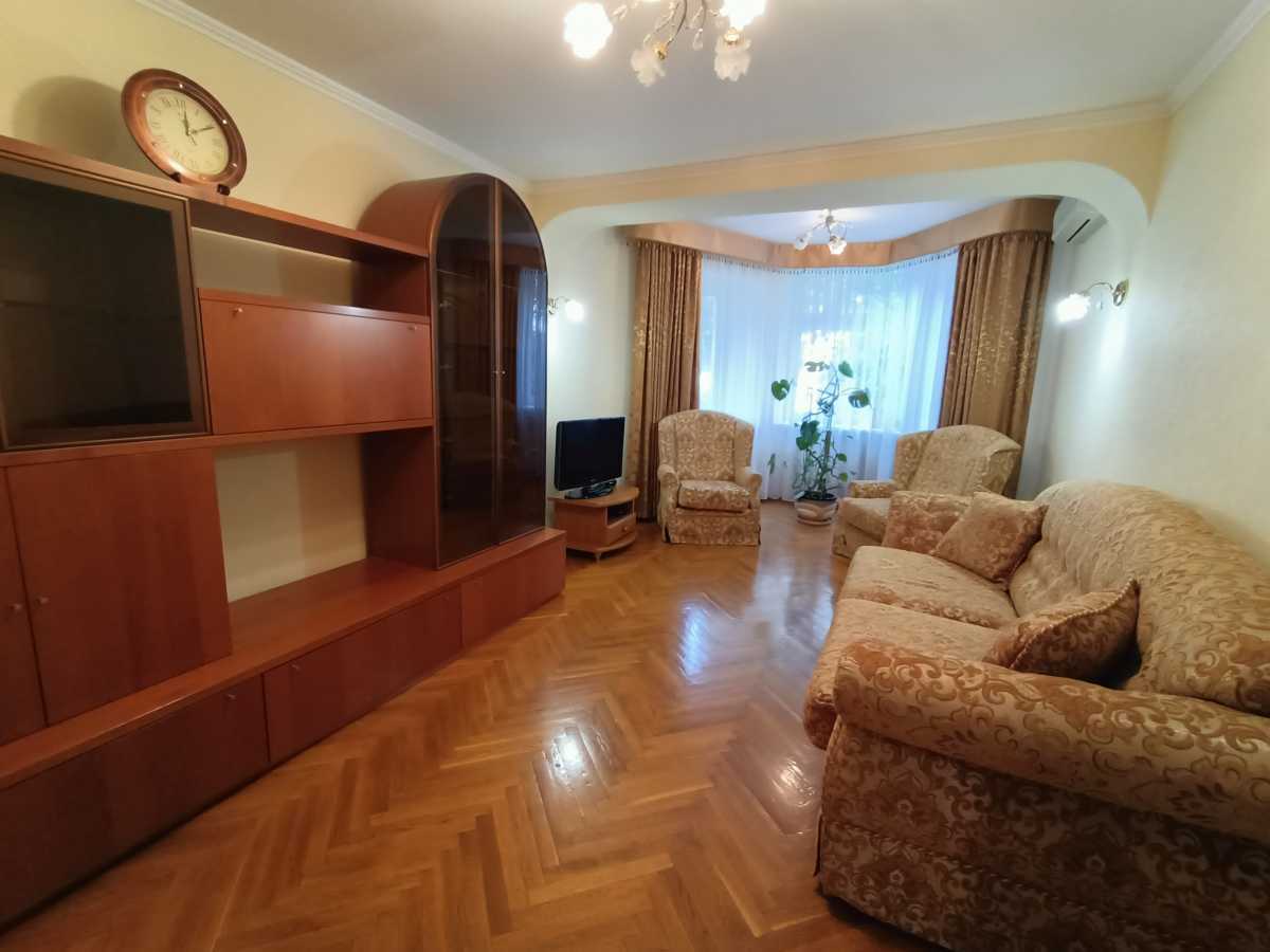Оренда 4-кімнатної квартири 110 м², Тургенівська вул., 16
