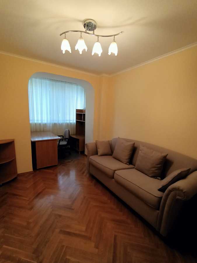 Оренда 4-кімнатної квартири 110 м², Тургенівська вул., 16