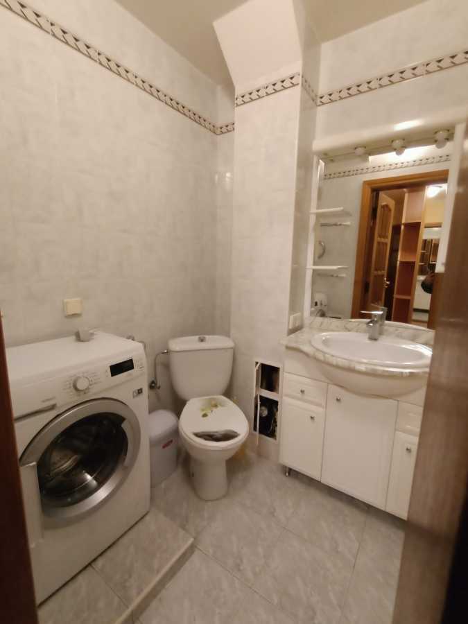 Оренда 4-кімнатної квартири 110 м², Тургенівська вул., 16