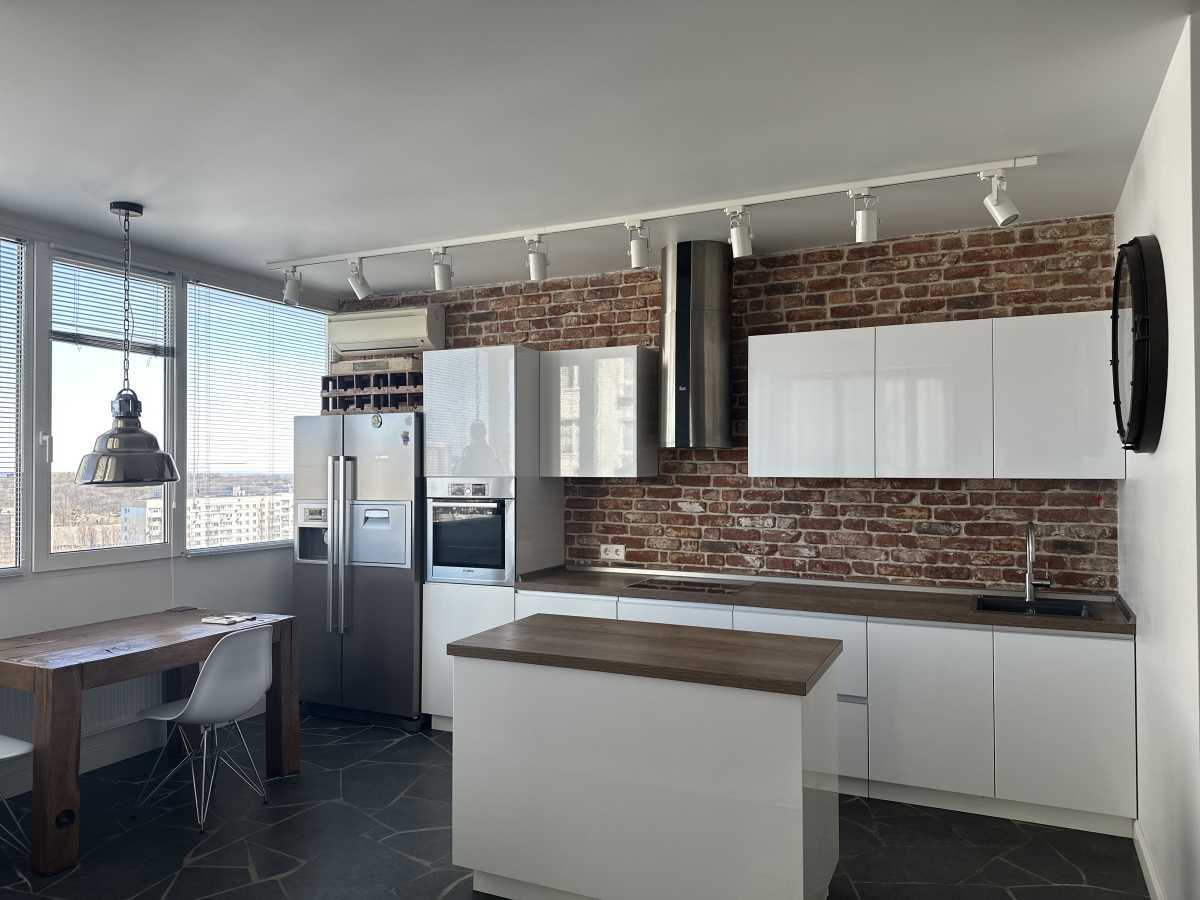 Оренда 2-кімнатної квартири 47 м², Феодосійська вул., 1