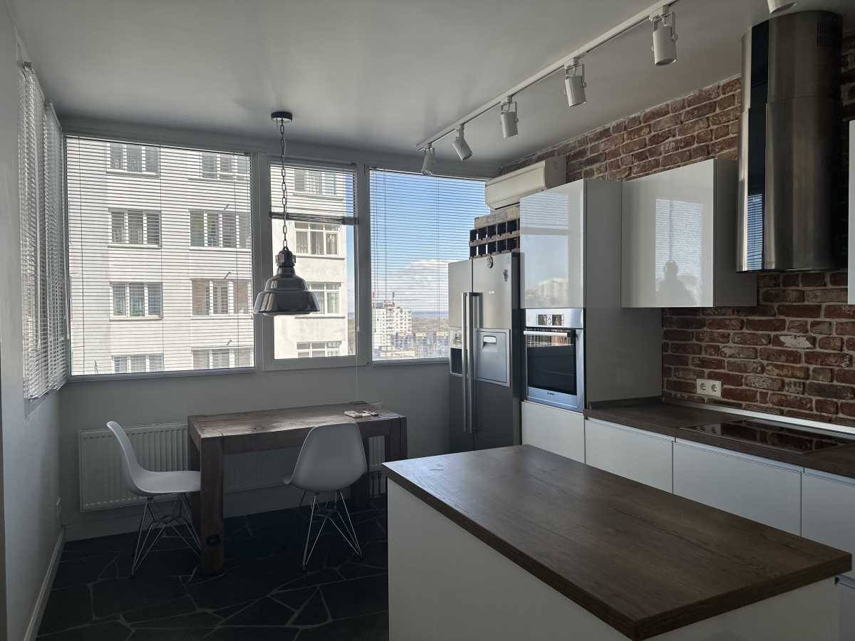 Оренда 2-кімнатної квартири 47 м², Феодосійська вул., 1