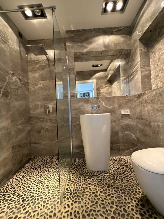 Оренда 2-кімнатної квартири 47 м², Феодосійська вул., 1