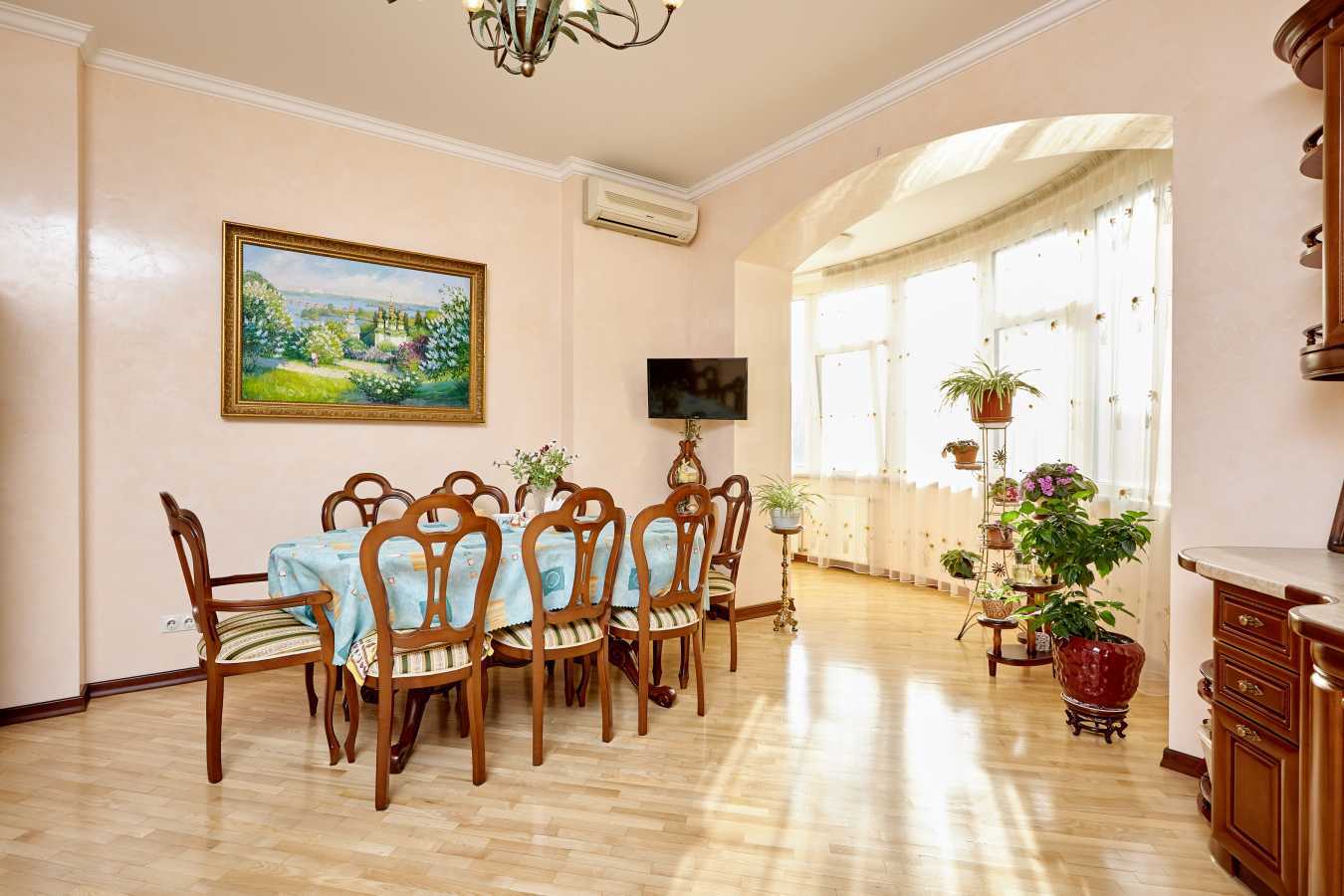 Аренда 4-комнатной квартиры 210 м², Старонаводницкая ул., 13